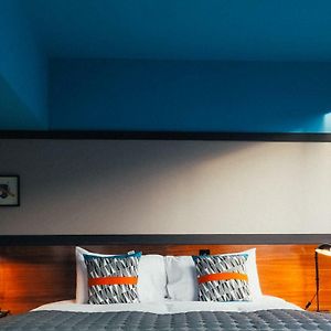 Deluxe King Room Comfy